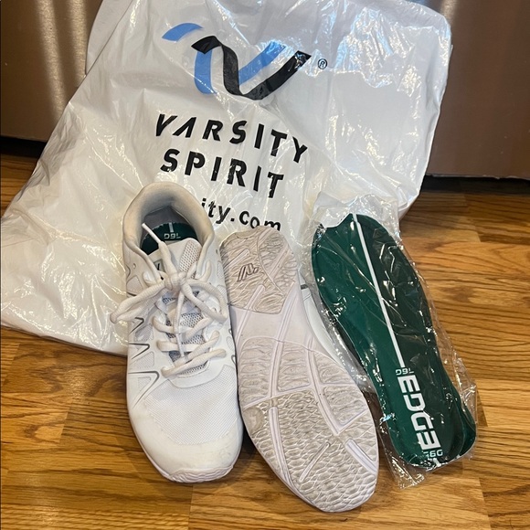 Varsity Spirit Edge Cheer Shoes - Picture 1 of 4